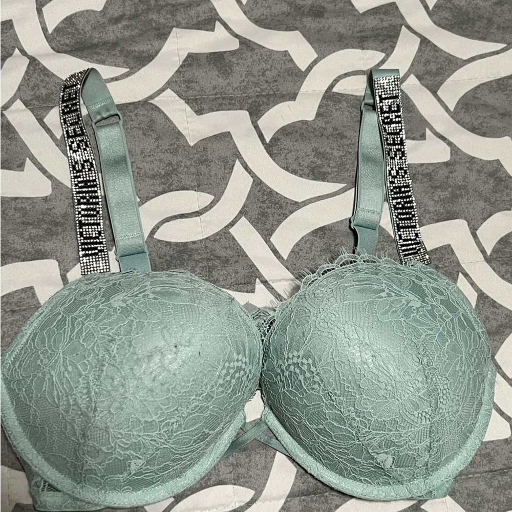 Victoria’s Secret Bombshell Push-Up Bra